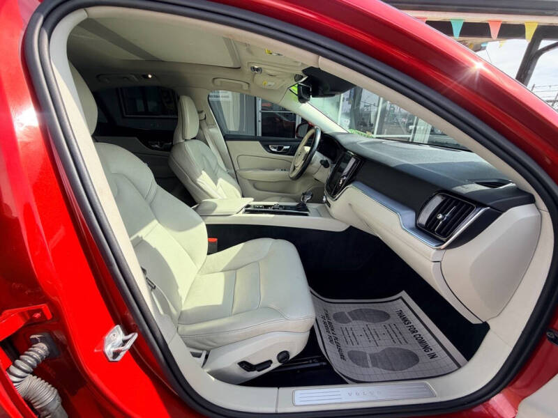 2019 Volvo S60 T5 Momentum
