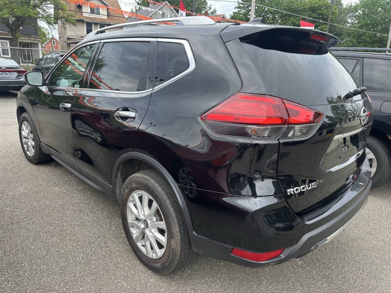 2017 Nissan Rogue SV