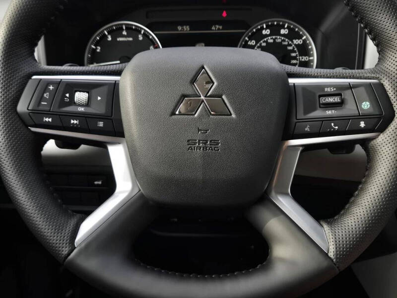 2026 Mitsubishi Outlander SE
