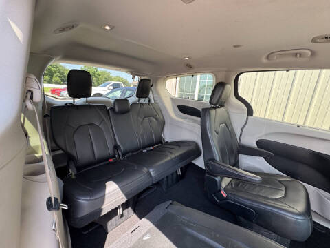 2017 Chrysler Pacifica Touring-L