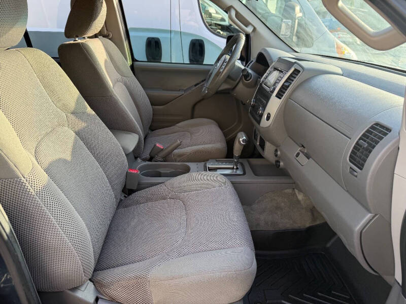 2017 Nissan Frontier SV