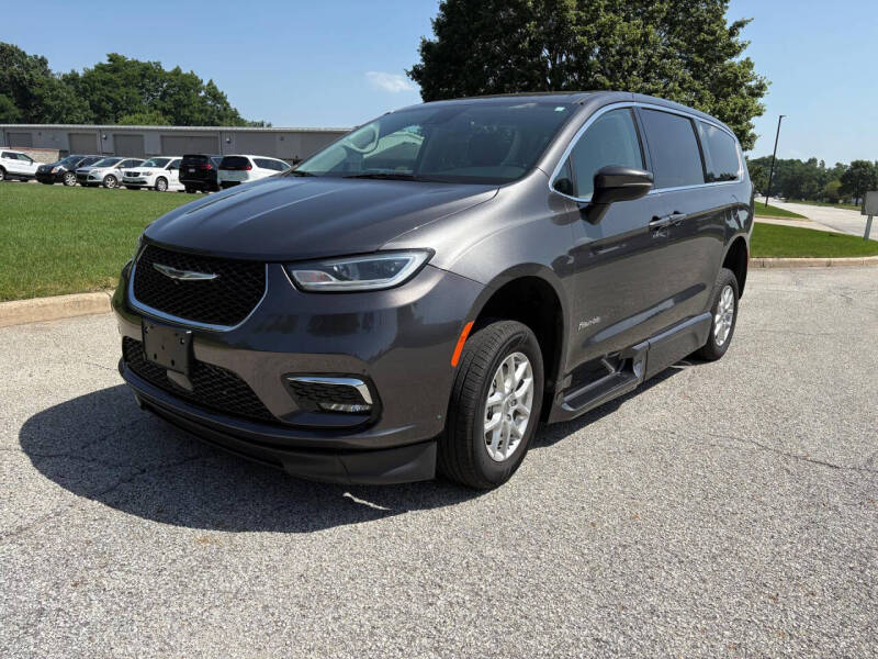 2023 Chrysler Pacifica Touring L