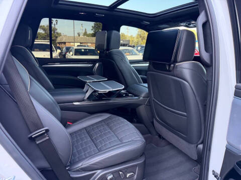 2025 Cadillac Escalade-V