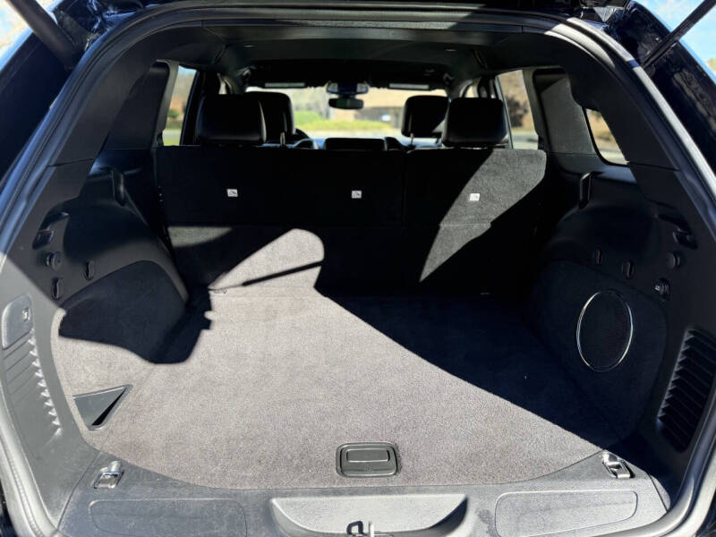 2020 Jeep Grand Cherokee Laredo