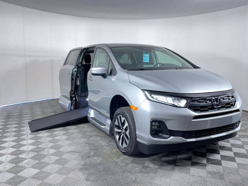 2025 Honda Odyssey EX-L's photo