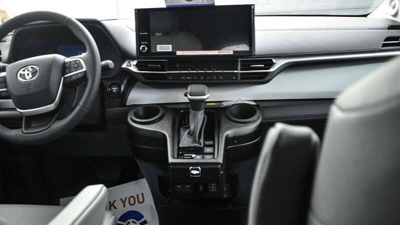 2025 Toyota Sienna