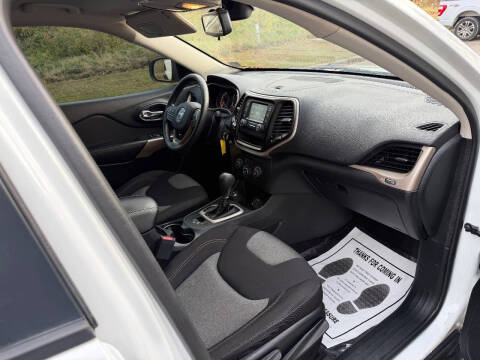 2017 Jeep Cherokee Sport