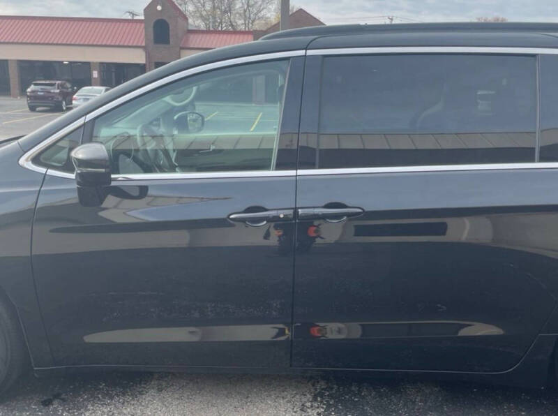 2022 Chrysler Pacifica Touring L