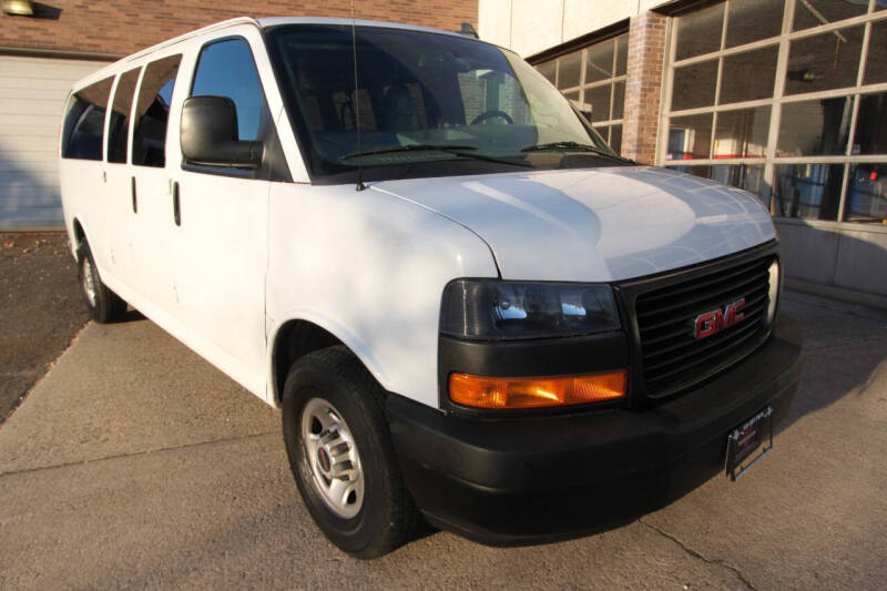 2020 GMC Savana Passenger LS photo 12