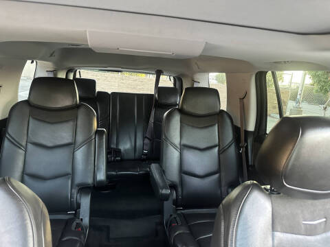 2016 Cadillac Escalade Luxury Collection