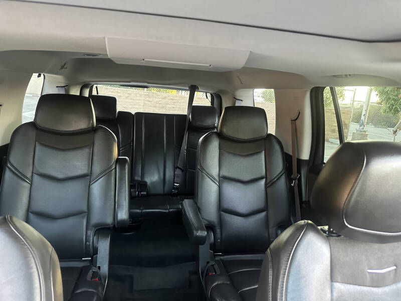 2016 Cadillac Escalade Luxury Collection