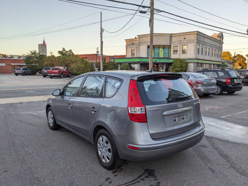 2011 Hyundai Elantra Touring GLS