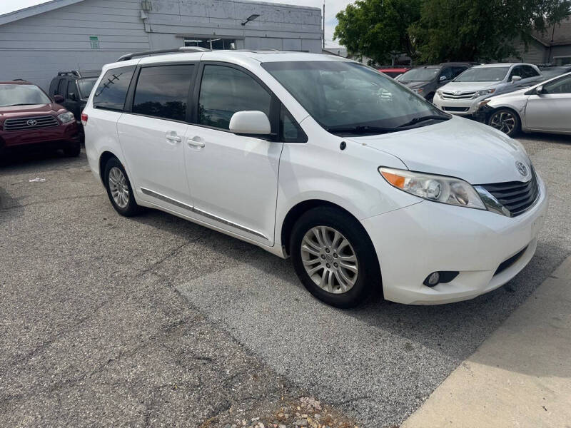 2012 Toyota Sienna XLE 8-Passenger