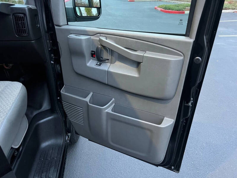 2023 GMC Savana 2500