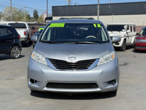 2013 Toyota Sienna