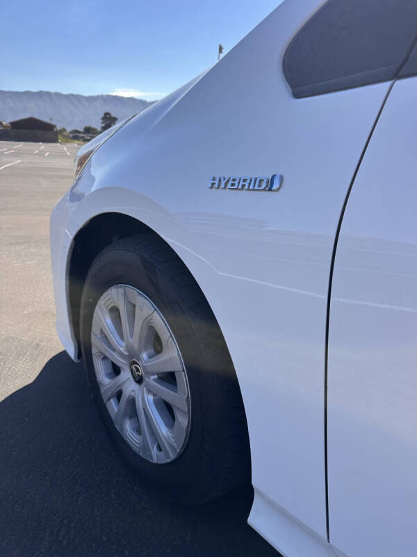 2022 Toyota Prius LE