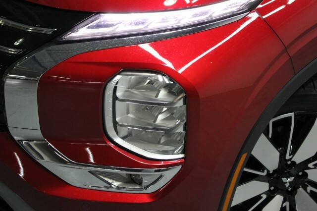 2025 Mitsubishi Outlander SEL