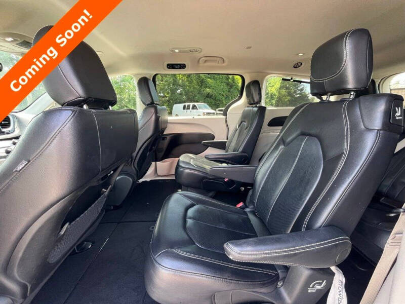 2022 Chrysler Pacifica Touring L
