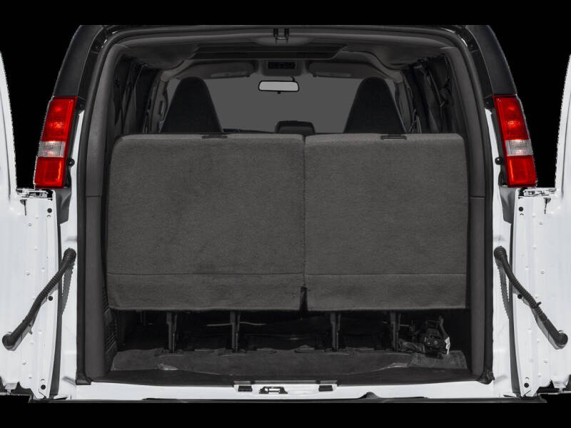 2025 Chevrolet Express LS 3500