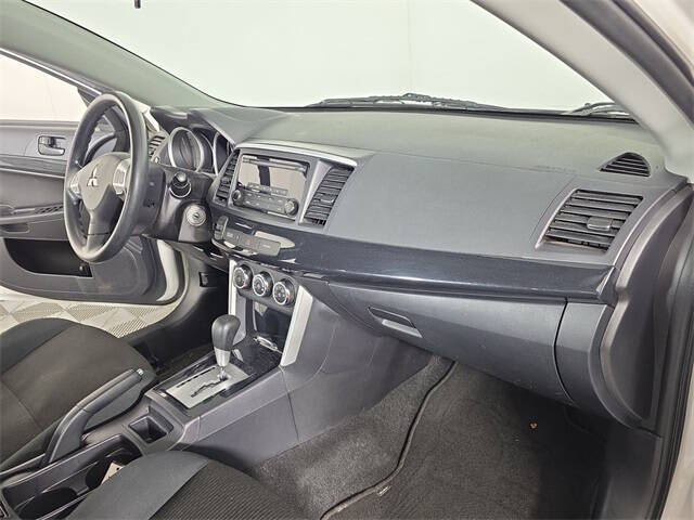 2016 Mitsubishi Lancer ES