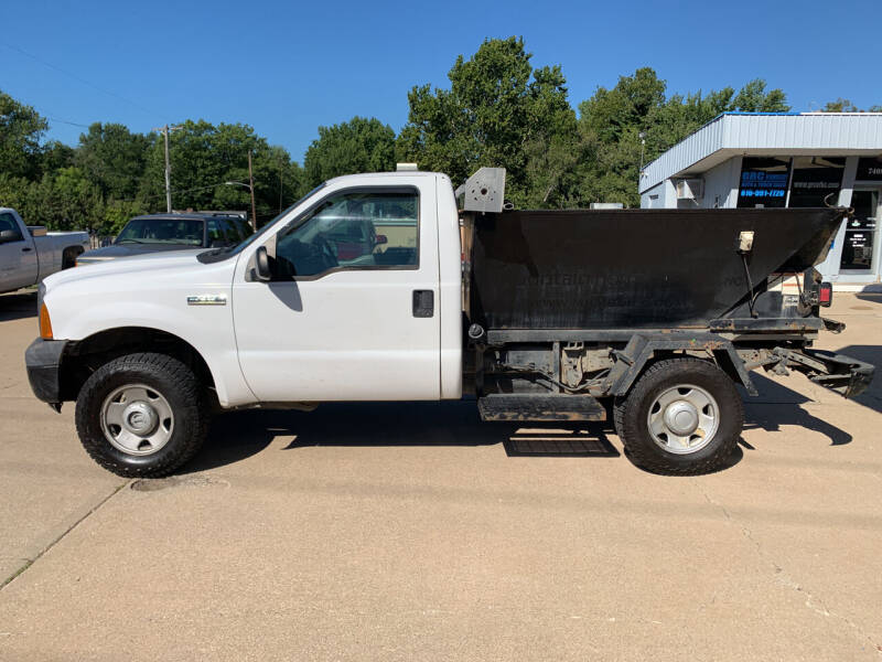 2005 Ford F-250 Super Duty for sale at GRC OF KC in Gladstone MO