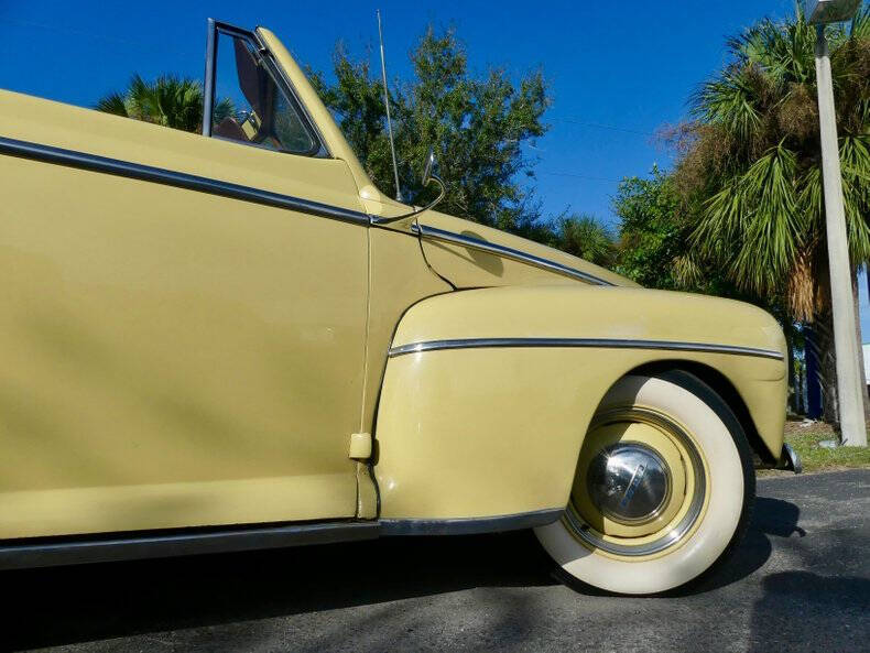 1948 Ford Super Deluxe