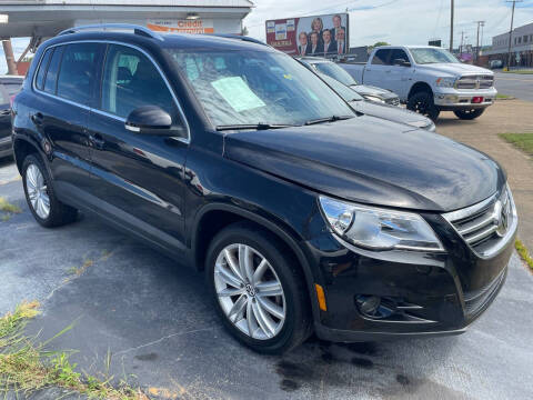 2009 Volkswagen Tiguan for sale at All American Autos in Kingsport TN