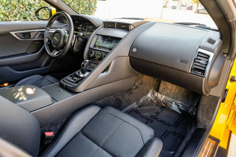 2021 Jaguar F-TYPE P300