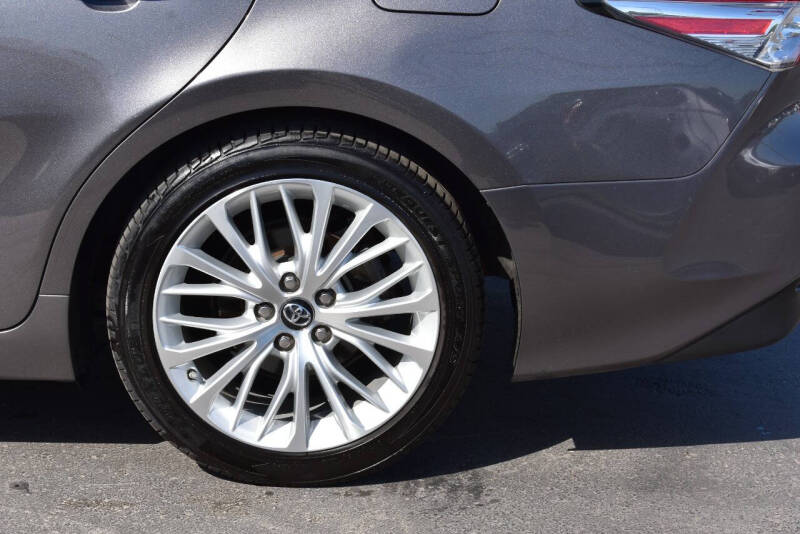 2018 Toyota Camry Hybrid XLE