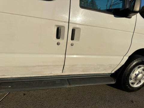 2009 Ford E-Series E-350 SD XLT