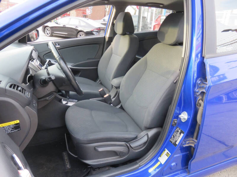 2014 Hyundai Accent SE