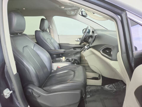 2020 Chrysler Pacifica Touring L