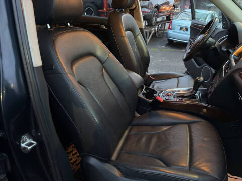 2012 Audi Q5 3.2 quattro Premium Plus