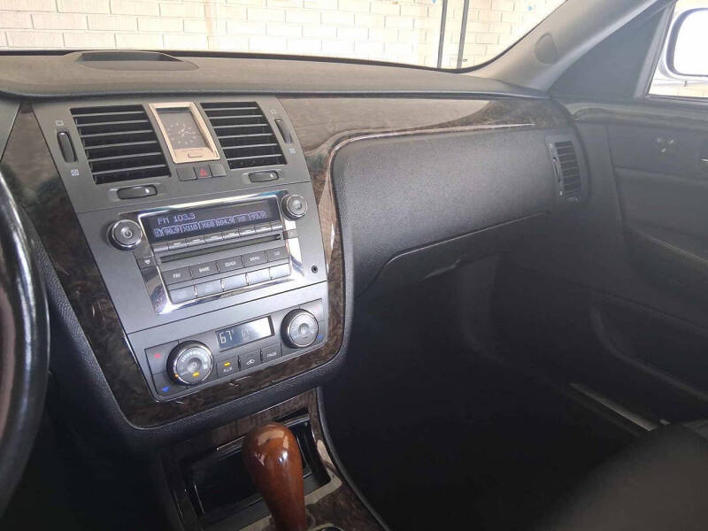 2009 Cadillac DTS Luxury 5-Passenger