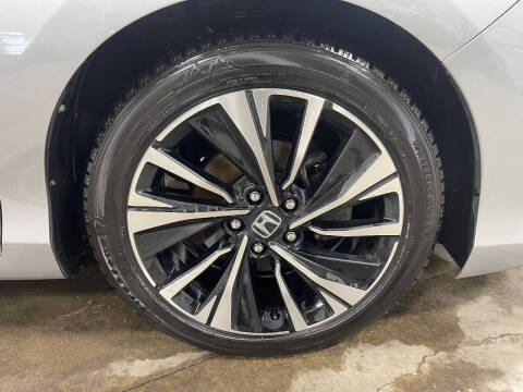 2017 Honda Accord EX-L w/Navi w/Honda Sensing