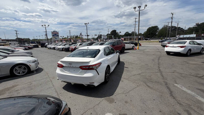 2019 Toyota Camry SE