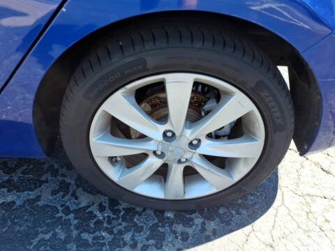 2012 Hyundai Accent SE