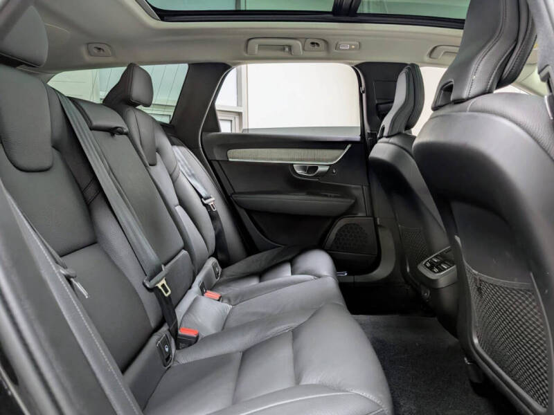 2024 Volvo V90 Cross Country B6 Plus