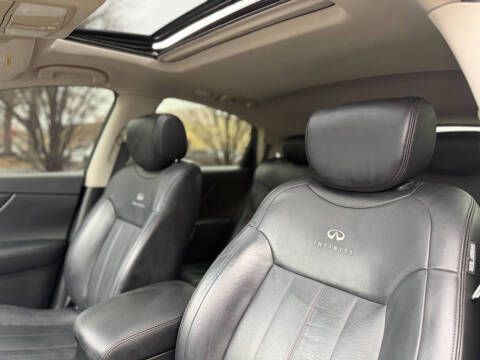 2012 Infiniti FX35