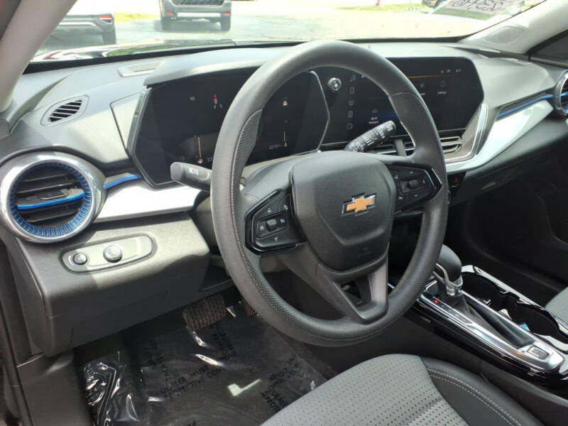 2025 Chevrolet Trax LT