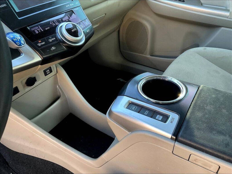 2013 Toyota Prius v Three