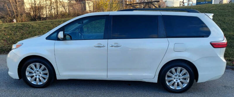 2015 Toyota Sienna XLE Premium 7-Passenger