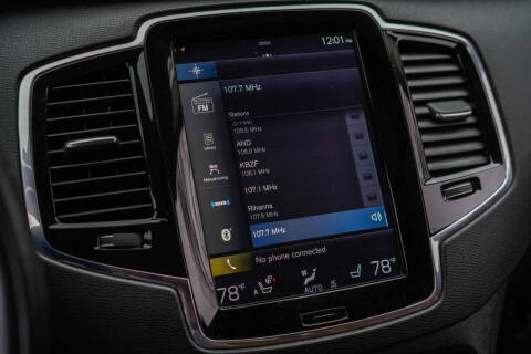 2016 Volvo XC90 T6 Momentum