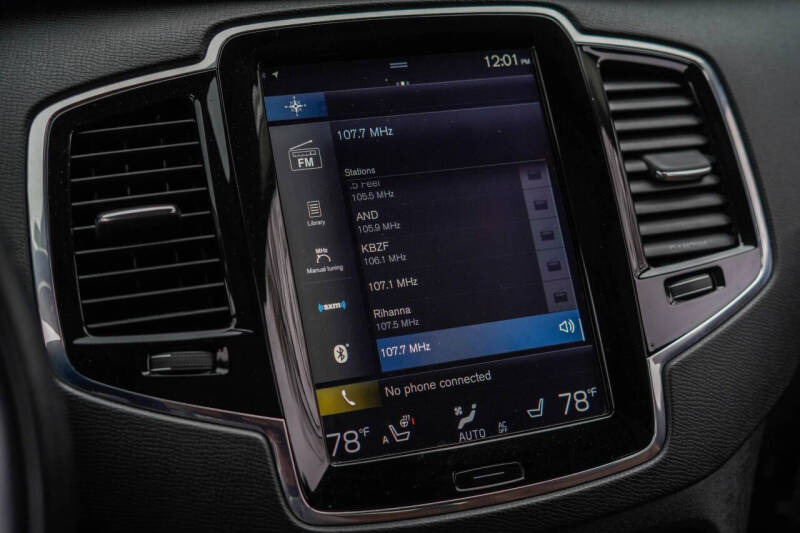 2016 Volvo XC90 T6 Momentum