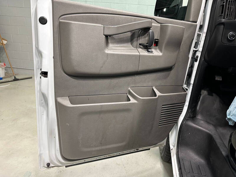 2017 GMC Savana 2500