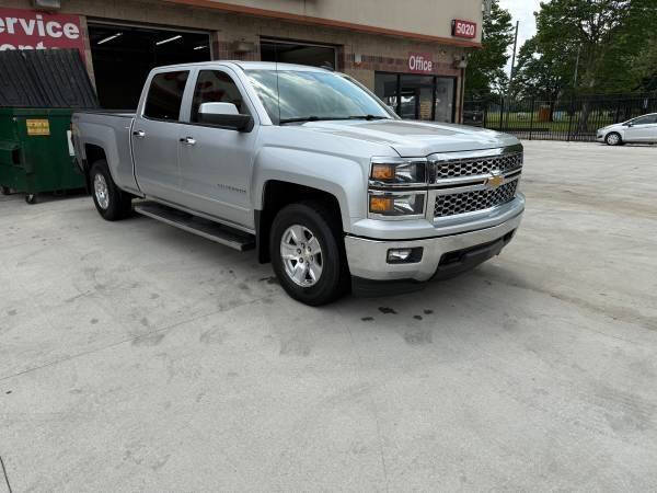 Used 2015 Chevrolet Silverado 1500 LT with VIN 3GCUKREC0FG166848 for sale in Detroit, MI