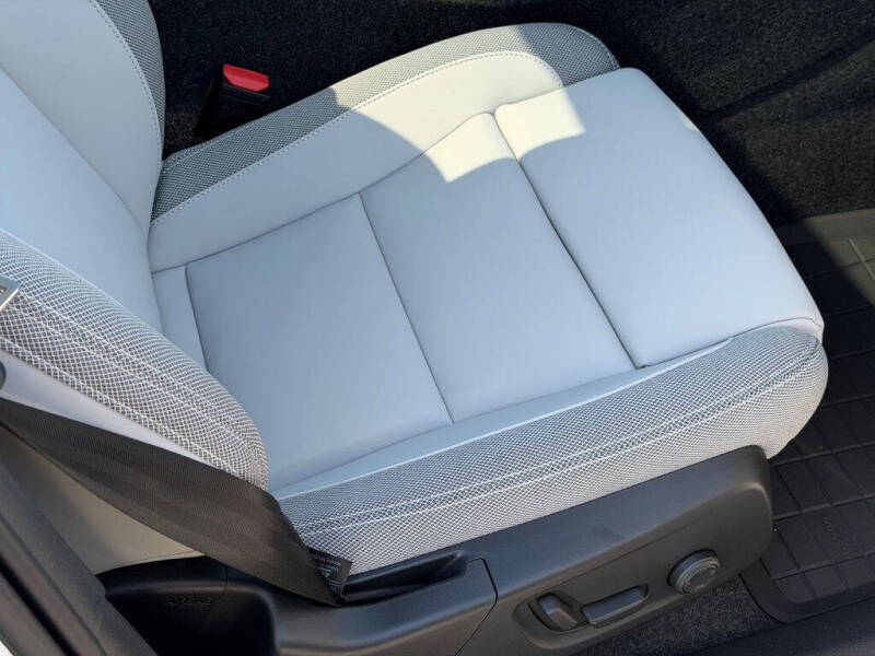 2026 Volvo EX40 Twin Plus