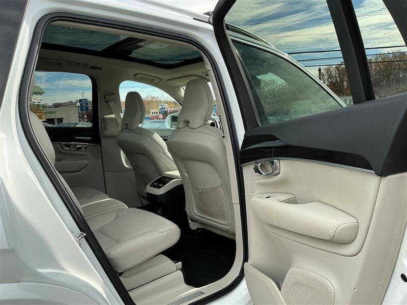 2019 Volvo XC90 T6 Momentum