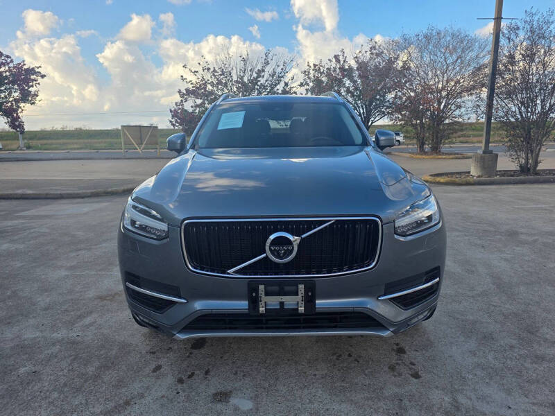 2016 Volvo XC90 T6 Momentum