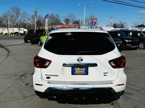 2018 Nissan Pathfinder SL